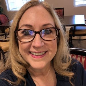 Meet your Posher, Marianne